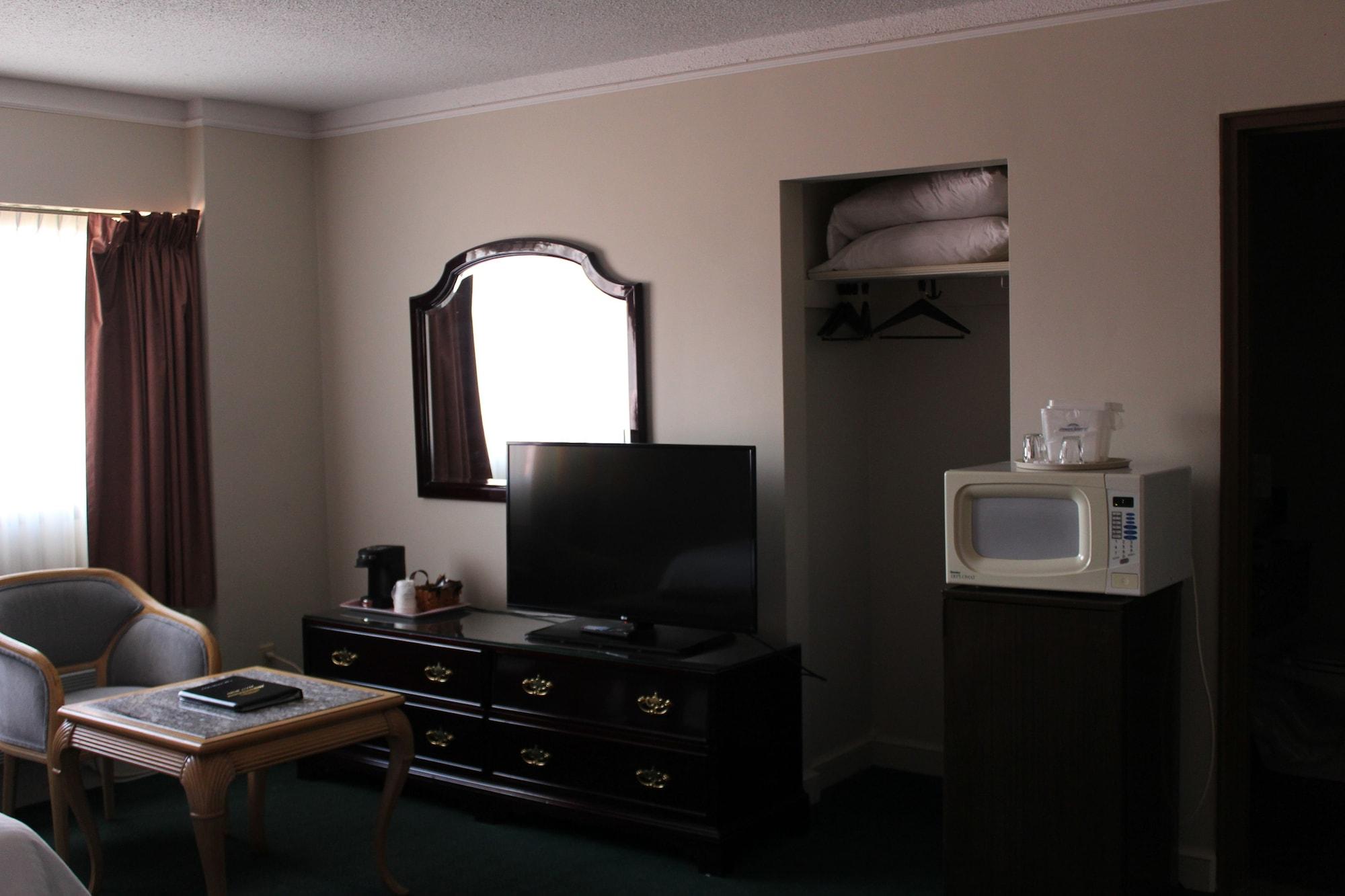 Surestay Plus By Best Western Windsor Exterior photo