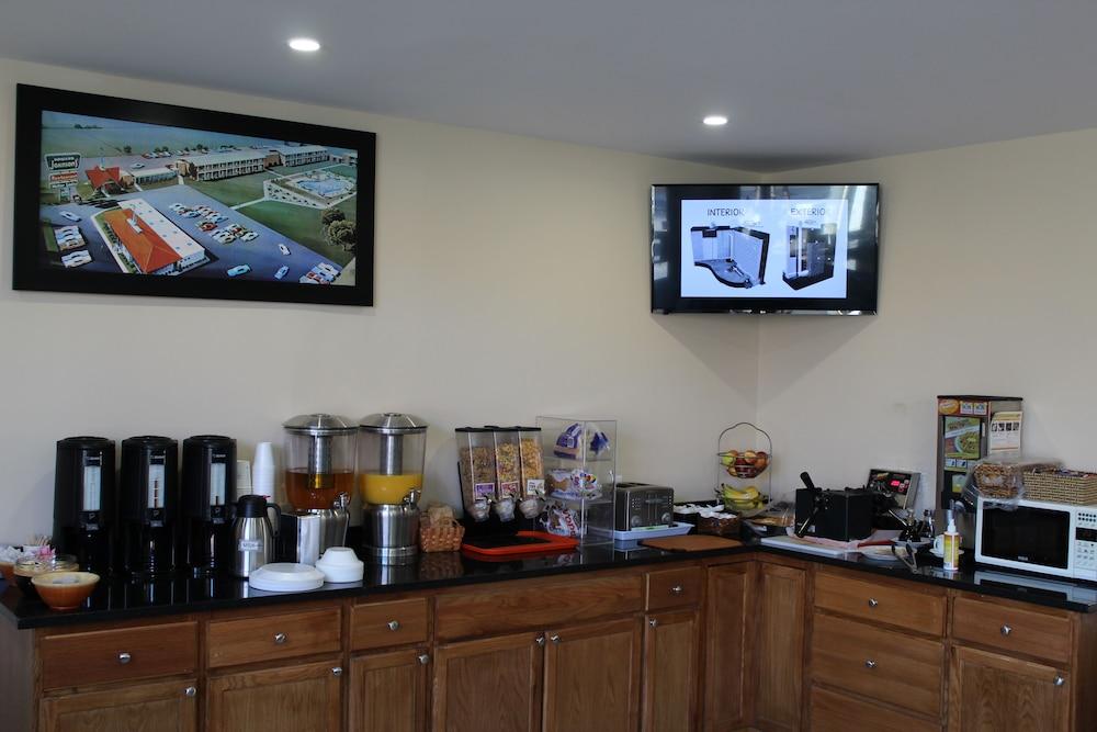 Surestay Plus By Best Western Windsor Exterior photo