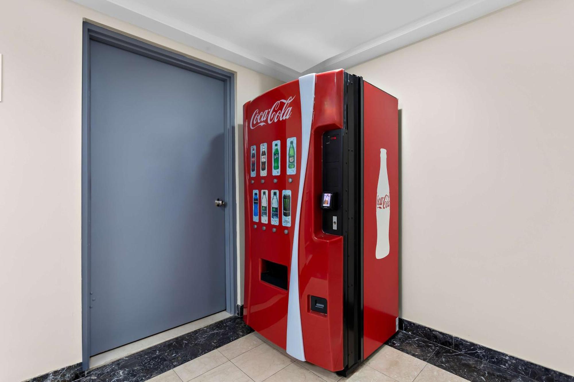 Surestay Plus By Best Western Windsor Exterior photo