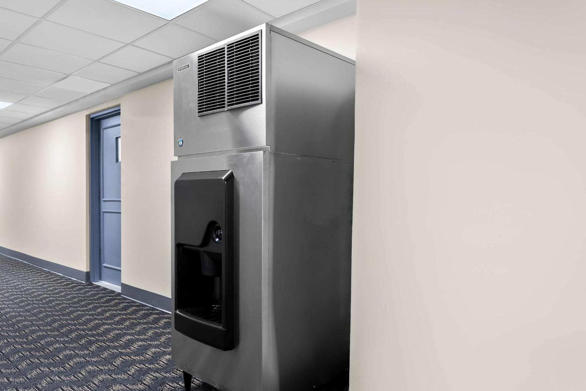 Surestay Plus By Best Western Windsor Exterior photo
