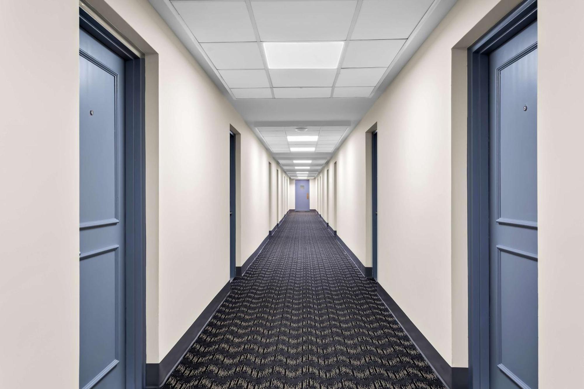 Surestay Plus By Best Western Windsor Exterior photo