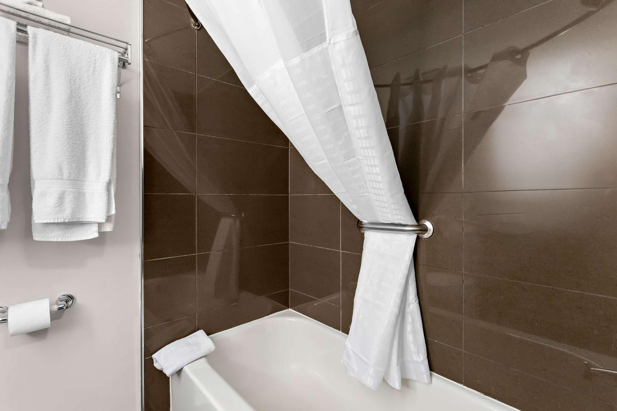 Surestay Plus By Best Western Windsor Exterior photo
