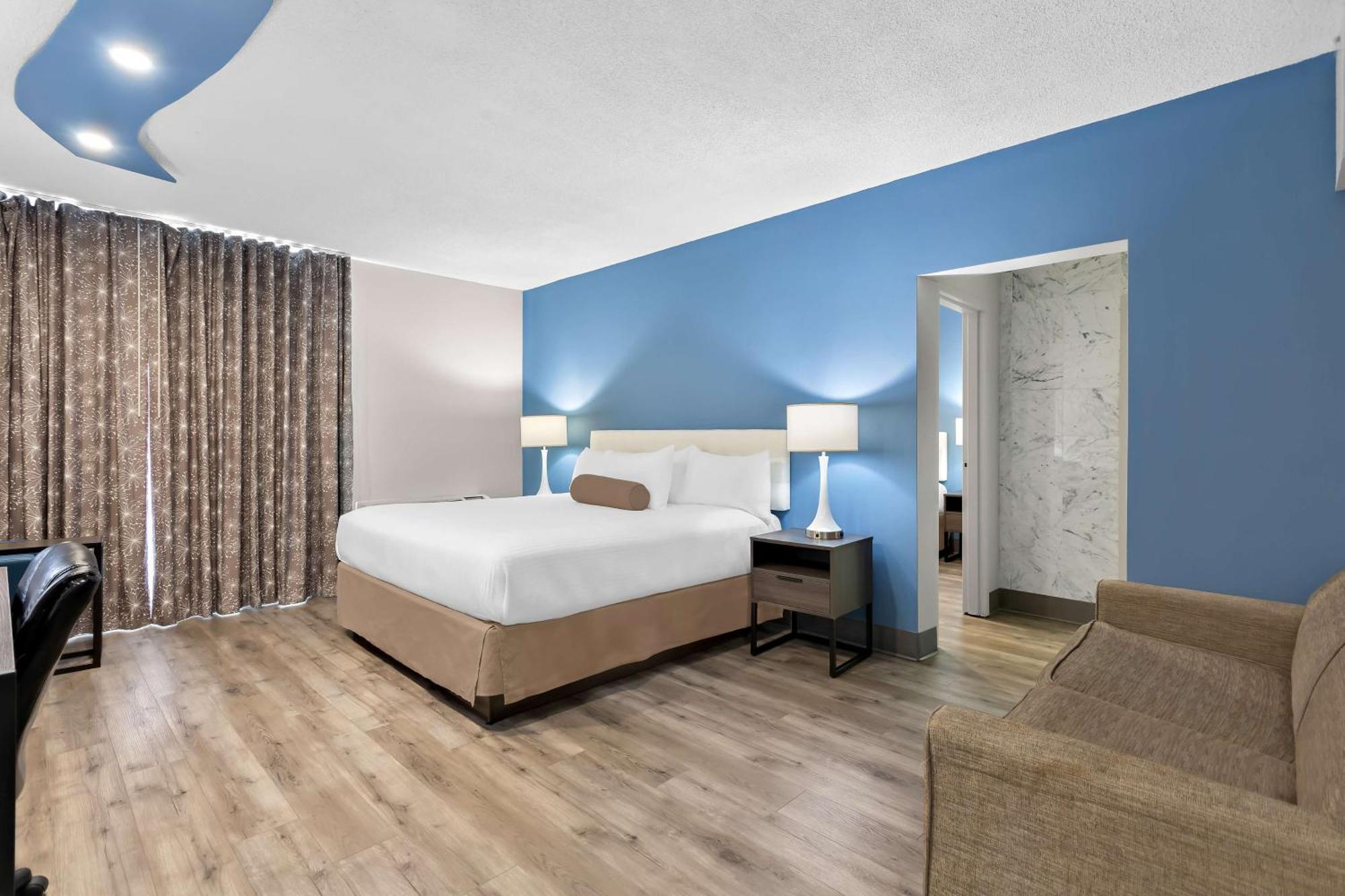 Surestay Plus By Best Western Windsor Exterior photo