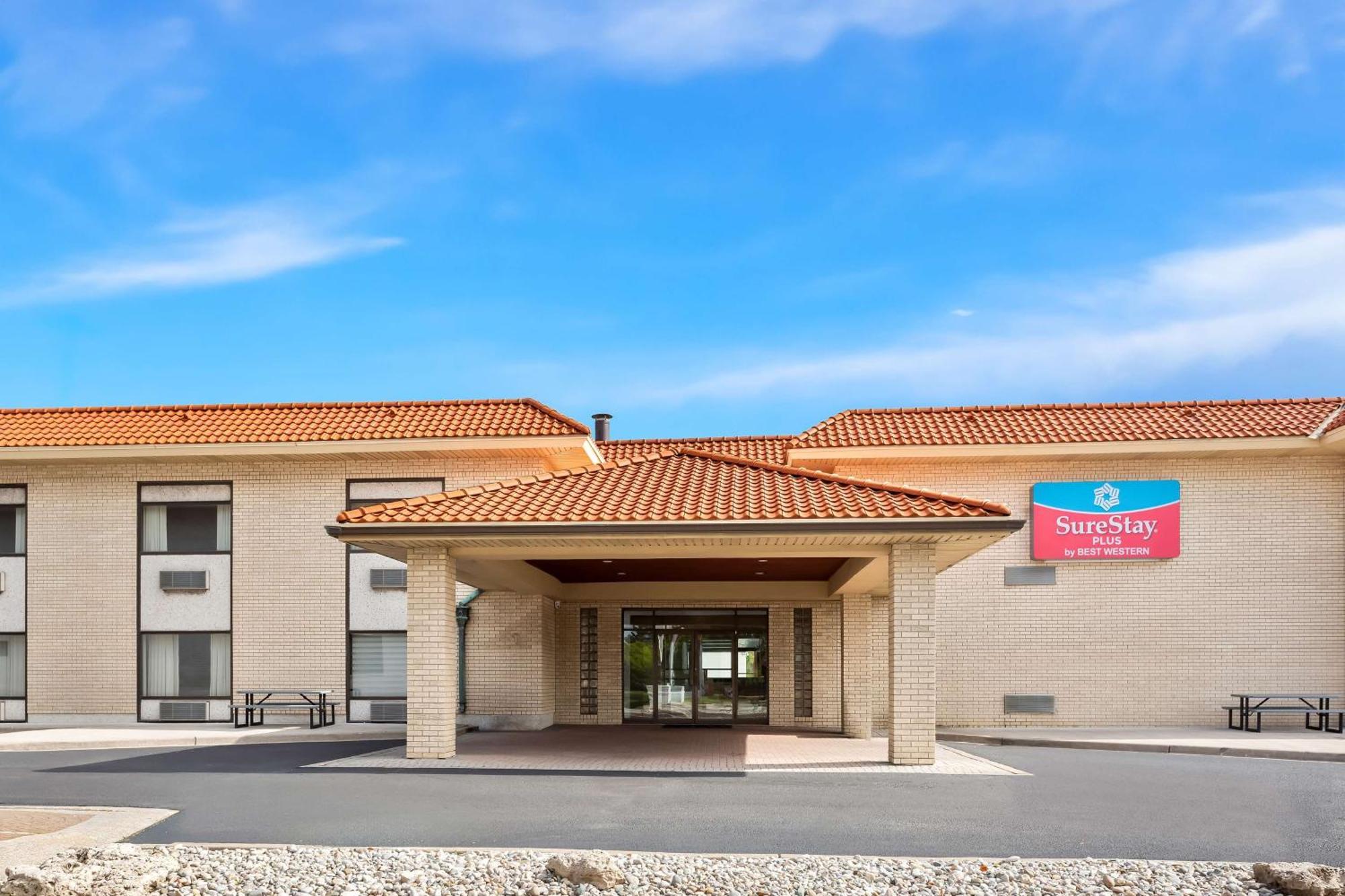 Surestay Plus By Best Western Windsor Exterior photo