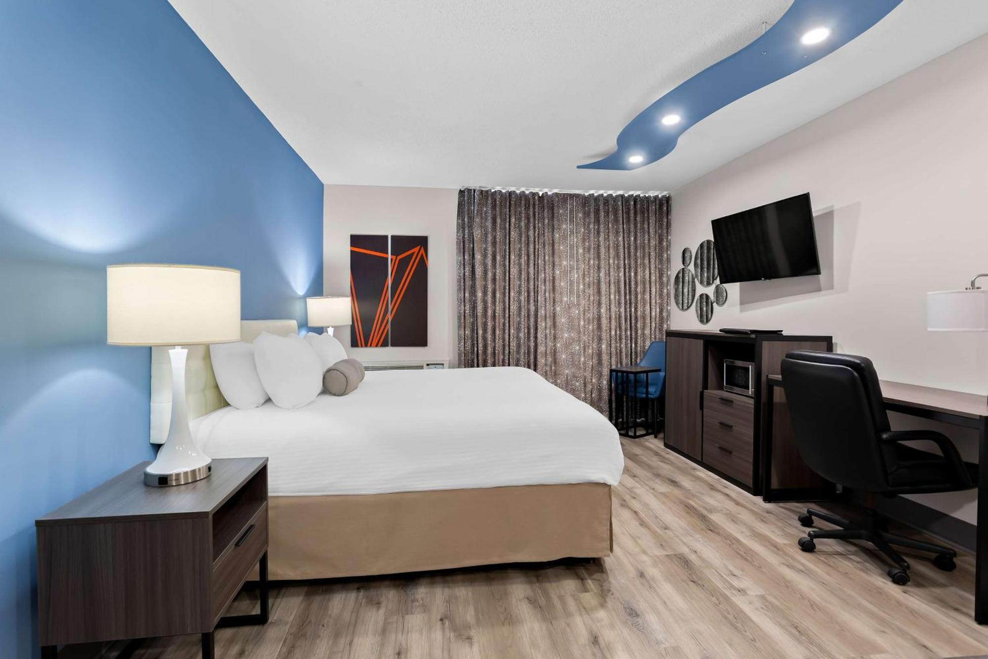 Surestay Plus By Best Western Windsor Exterior photo