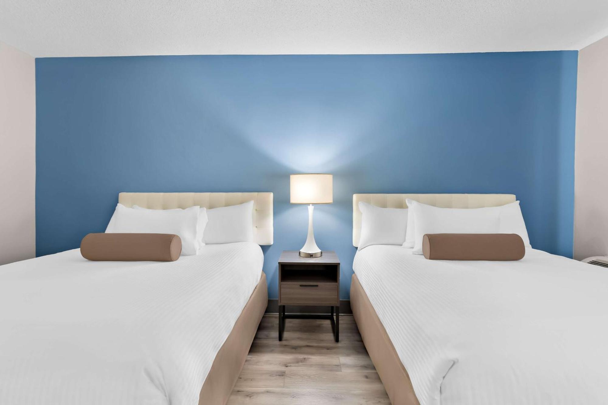 Surestay Plus By Best Western Windsor Exterior photo
