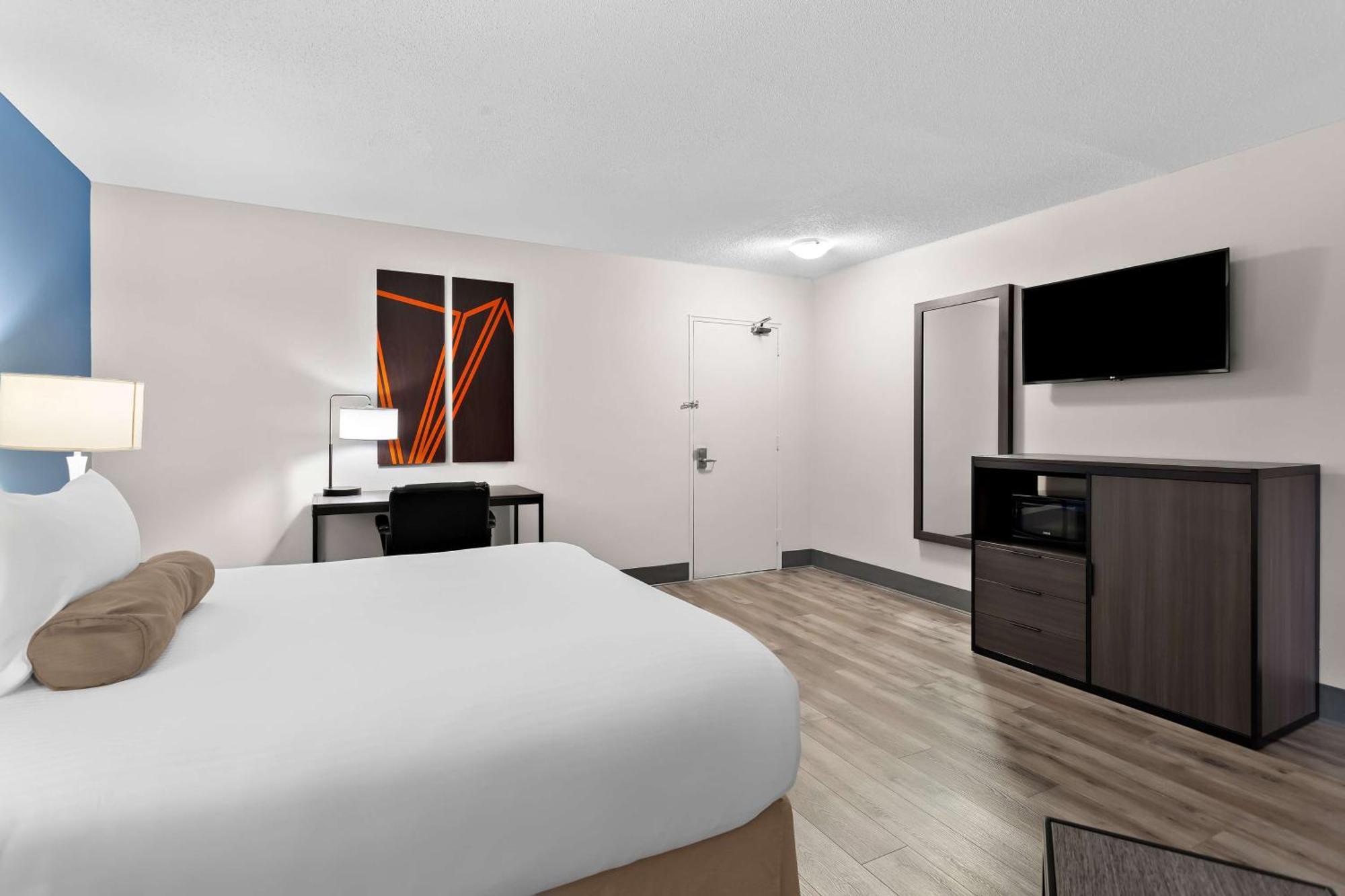 Surestay Plus By Best Western Windsor Exterior photo