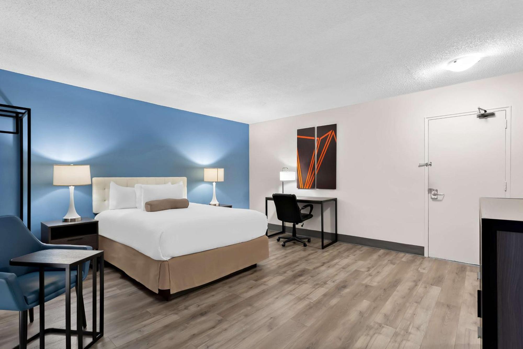 Surestay Plus By Best Western Windsor Exterior photo