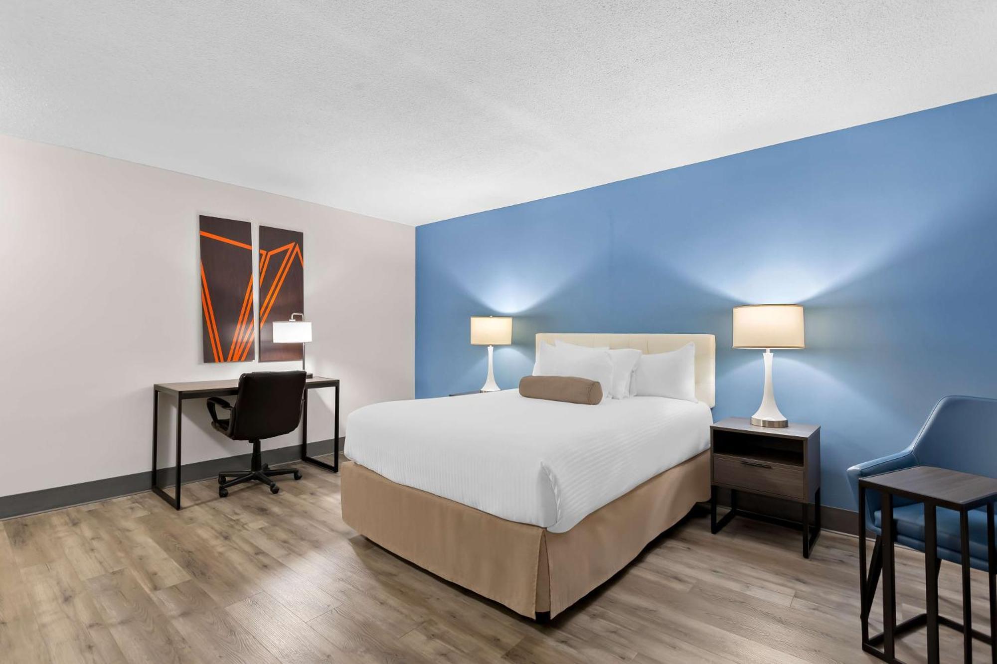 Surestay Plus By Best Western Windsor Exterior photo