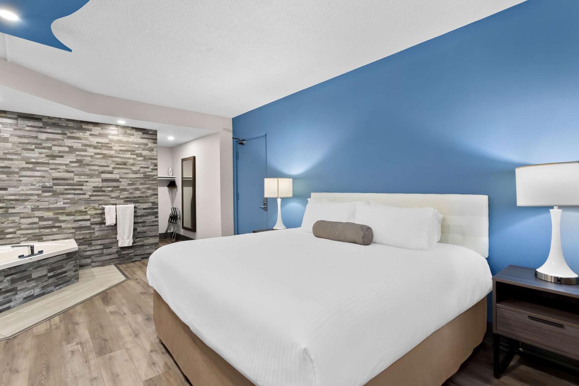 Surestay Plus By Best Western Windsor Exterior photo