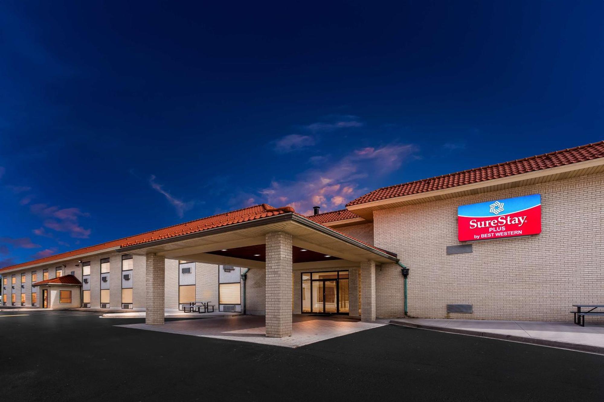 Surestay Plus By Best Western Windsor Exterior photo