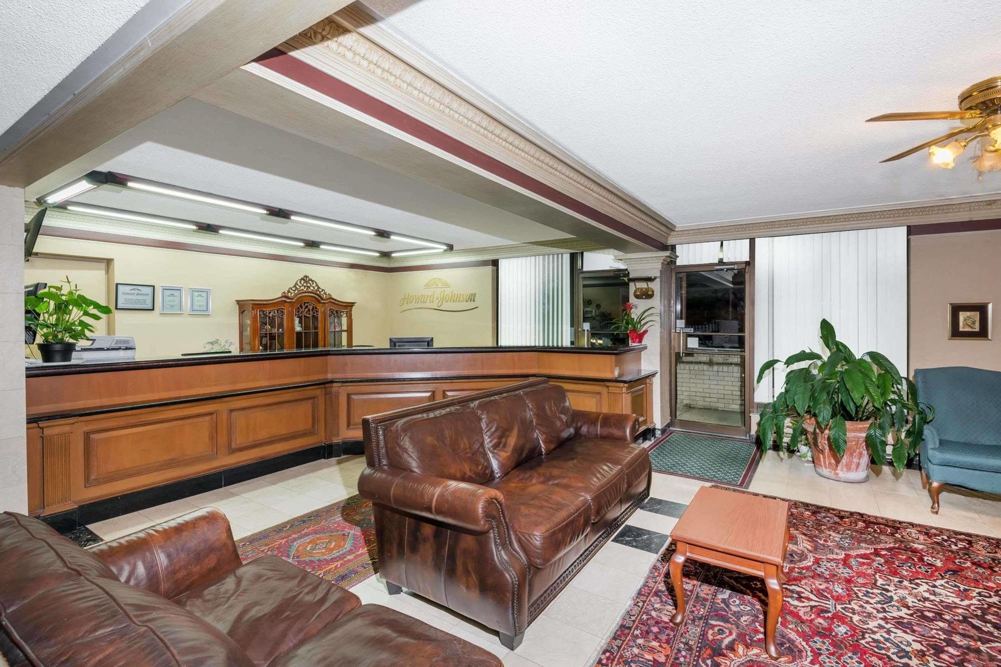 Surestay Plus By Best Western Windsor Exterior photo