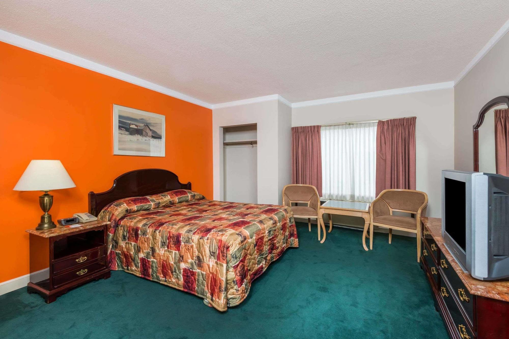 Surestay Plus By Best Western Windsor Exterior photo