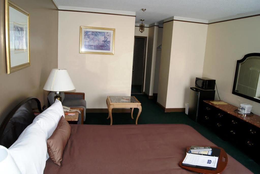Surestay Plus By Best Western Windsor Exterior photo