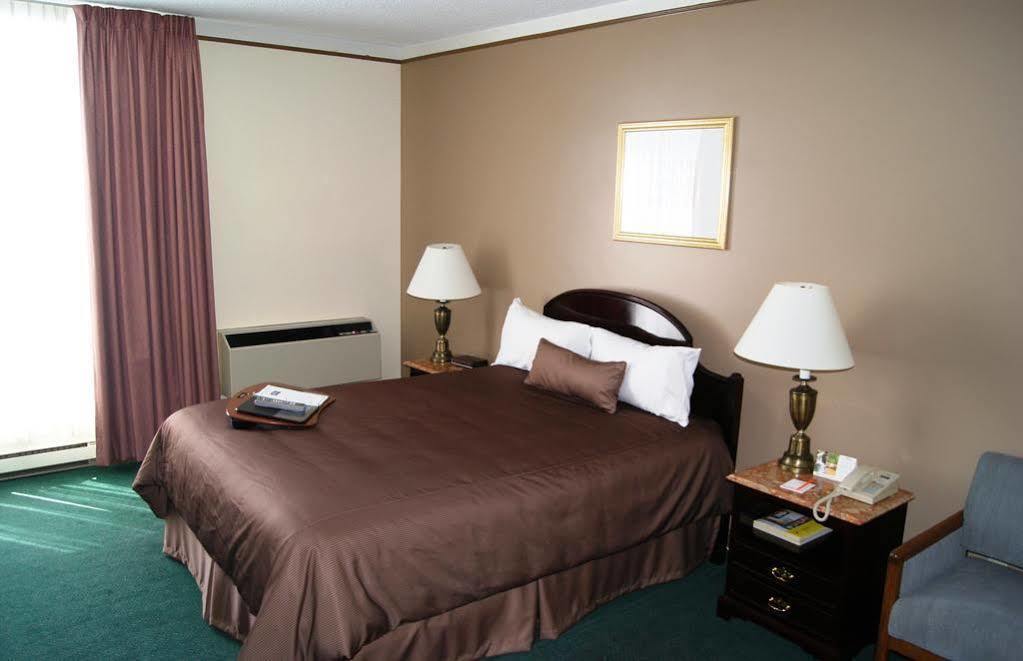 Surestay Plus By Best Western Windsor Exterior photo