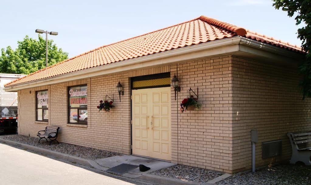 Surestay Plus By Best Western Windsor Exterior photo
